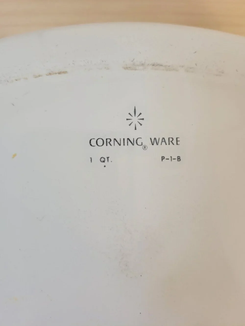 Vintage CORNINGWARE Blue Cornflower 1-Quart Casserole Dish w/ Chipped Pyrex Lid